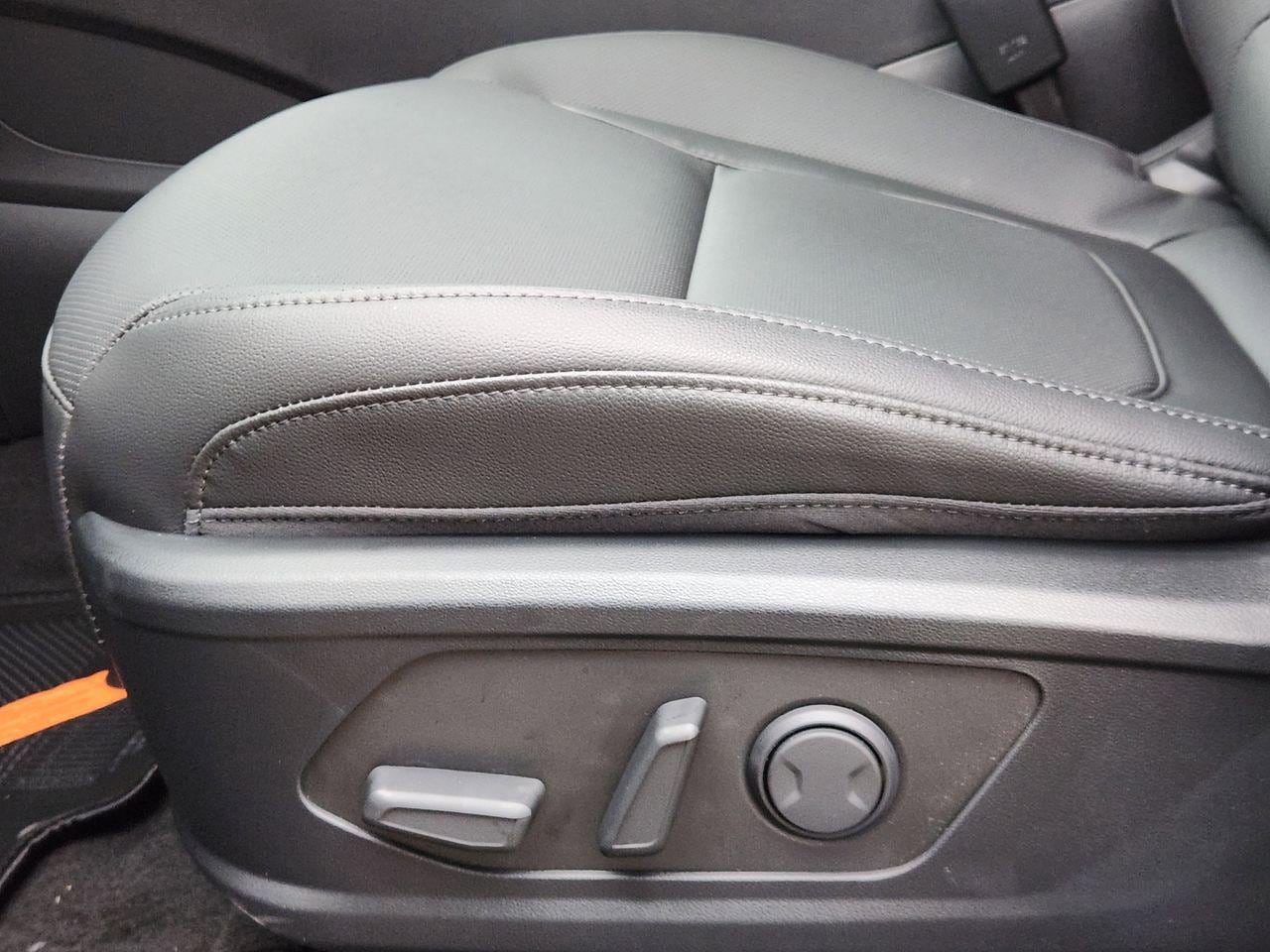 New 2026 S3B Black Hyundai SEL Activity FWD image 24