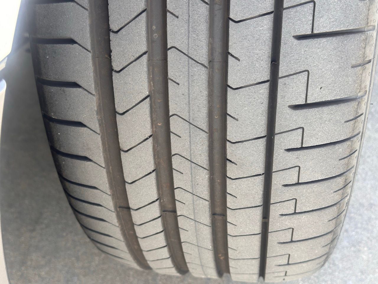 Used 2025 Atlas White Hyundai Base image 5