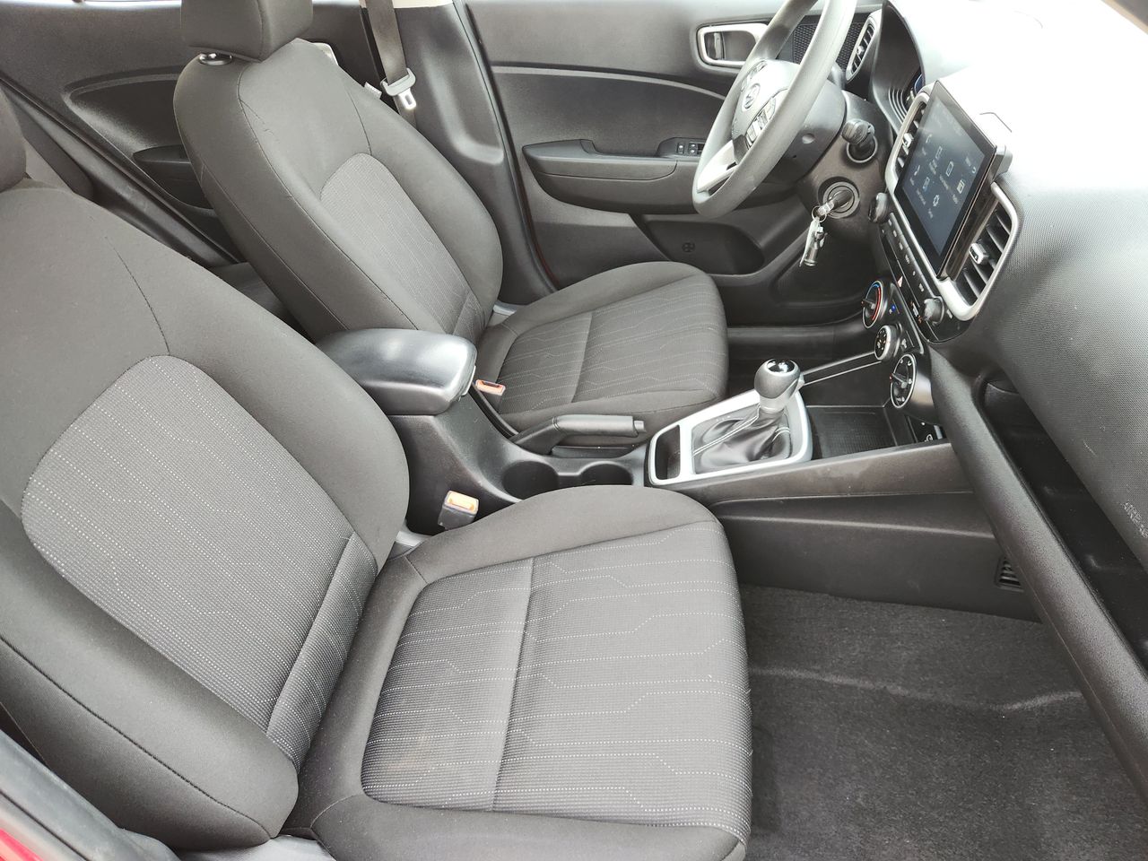 Used 2025 Ultimate Red Hyundai SE image 10