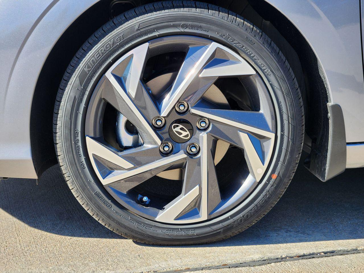 New 2026 M6T Hyundai Limited image 9