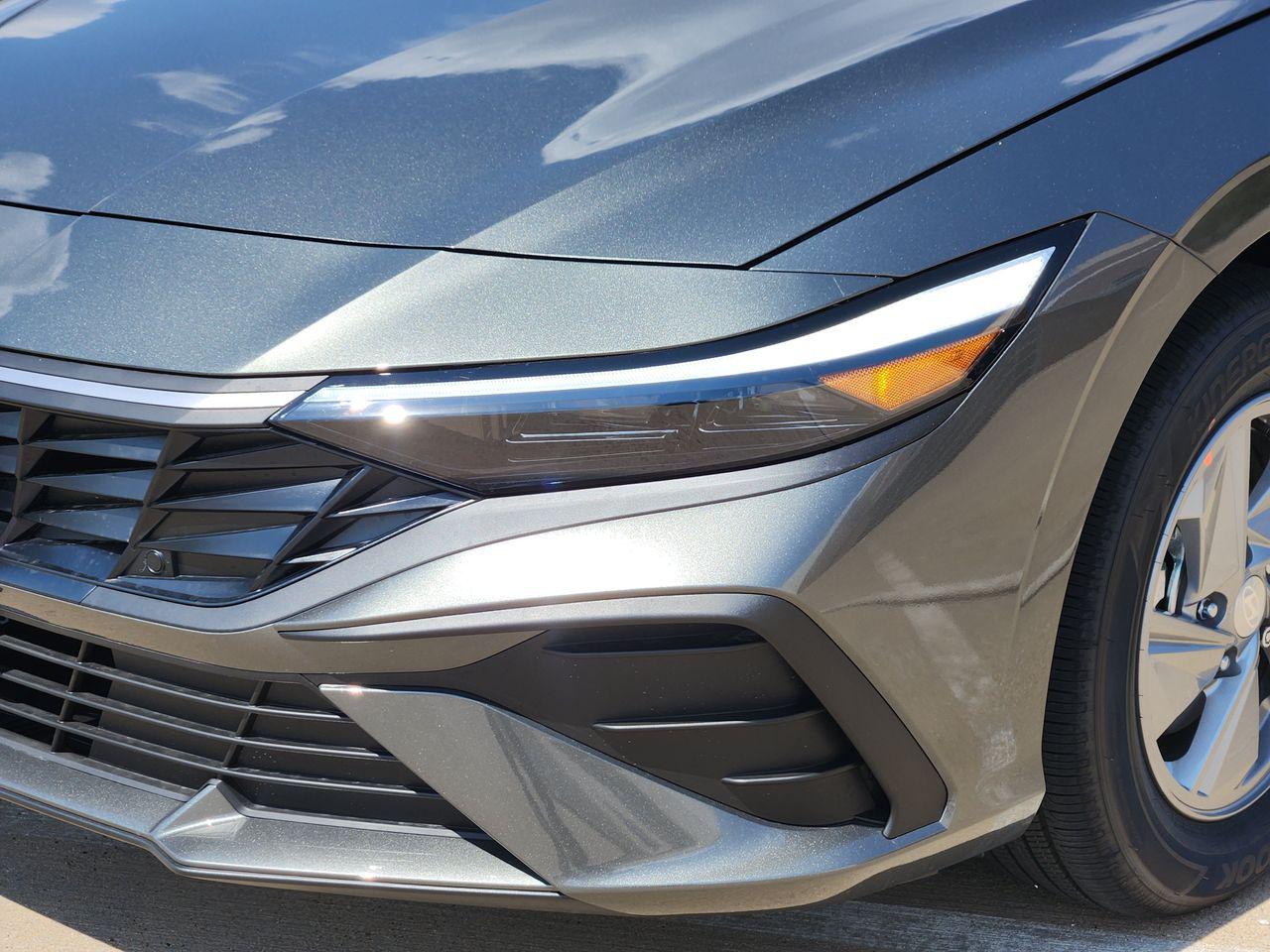 New 2026 Amazon Gray Hyundai SE image 6