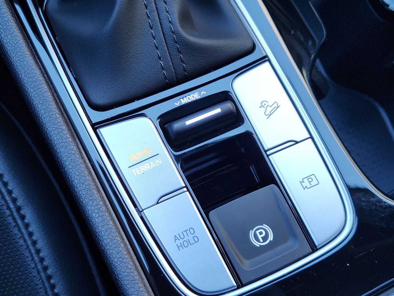 New 2026 SAW White Hyundai XRT image 19