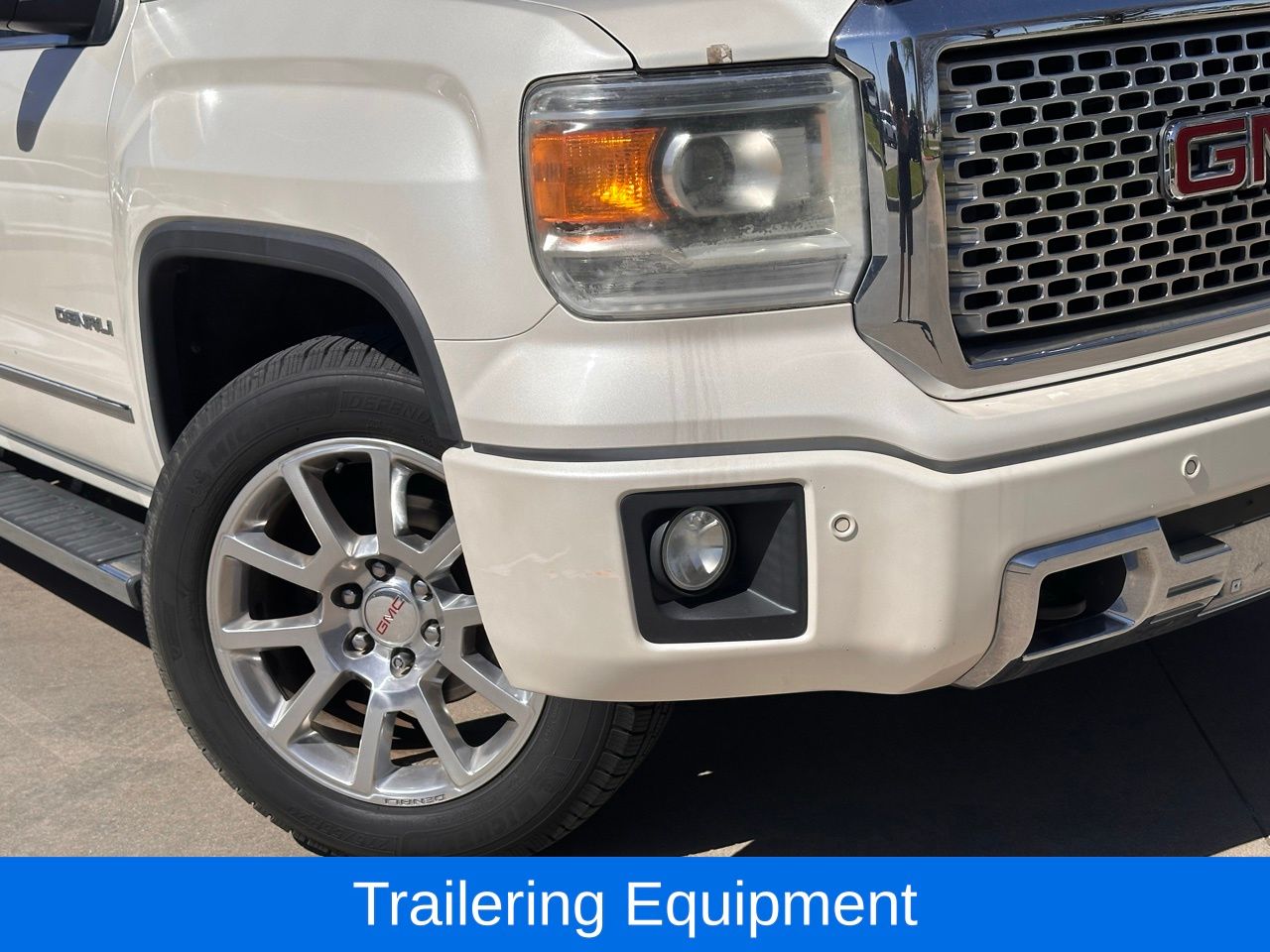Used 2015 White Diamond Tricoat GMC Denali image 4