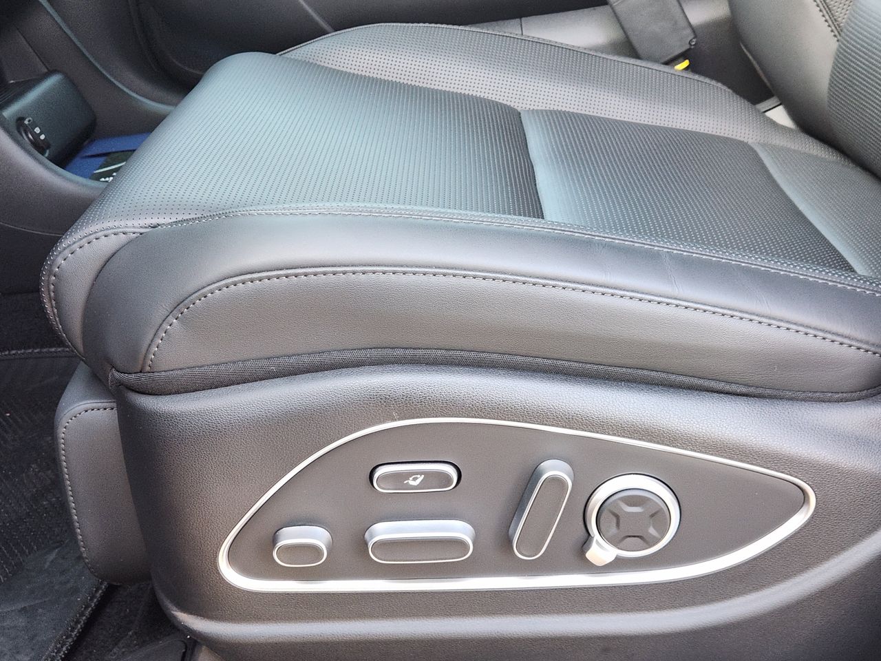 New 2026 A2B Black Hyundai Calligraphy image 24