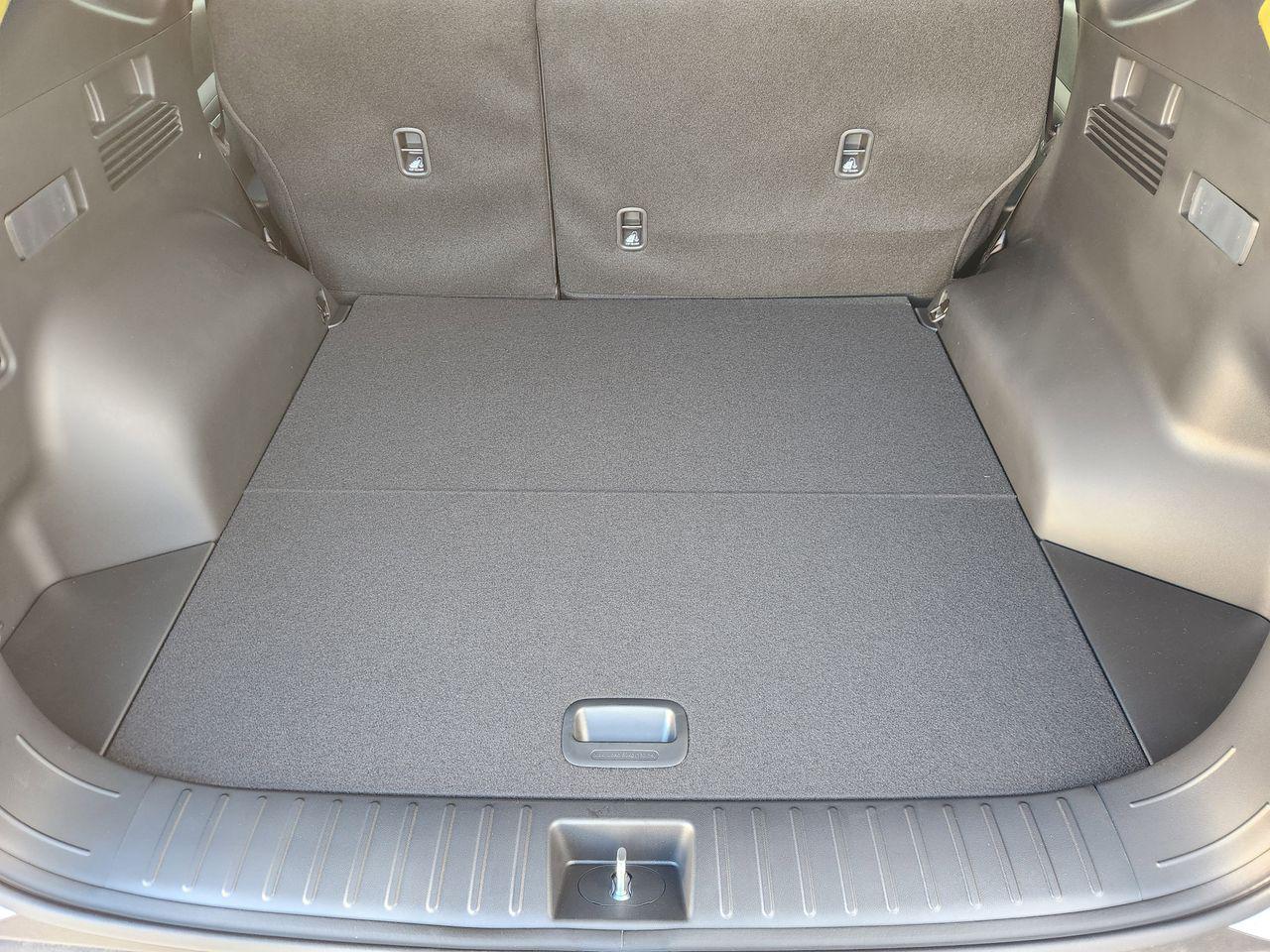New 2026 Creamy White Pearl Hyundai SEL AWD image 31