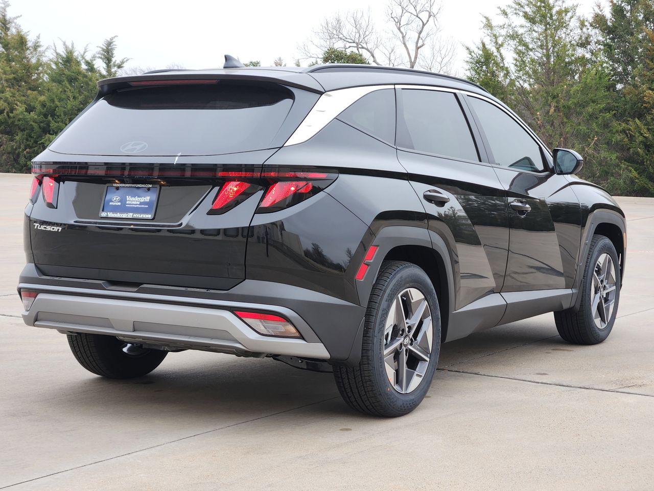 New 2026 Phantom Black Hyundai SEL FWD image 4