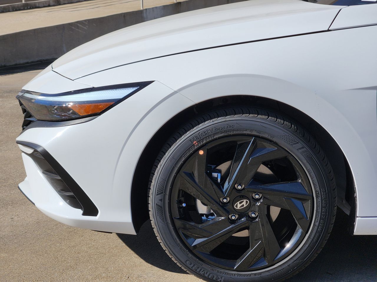 New 2026 W6H White Hyundai SEL Sport image 5