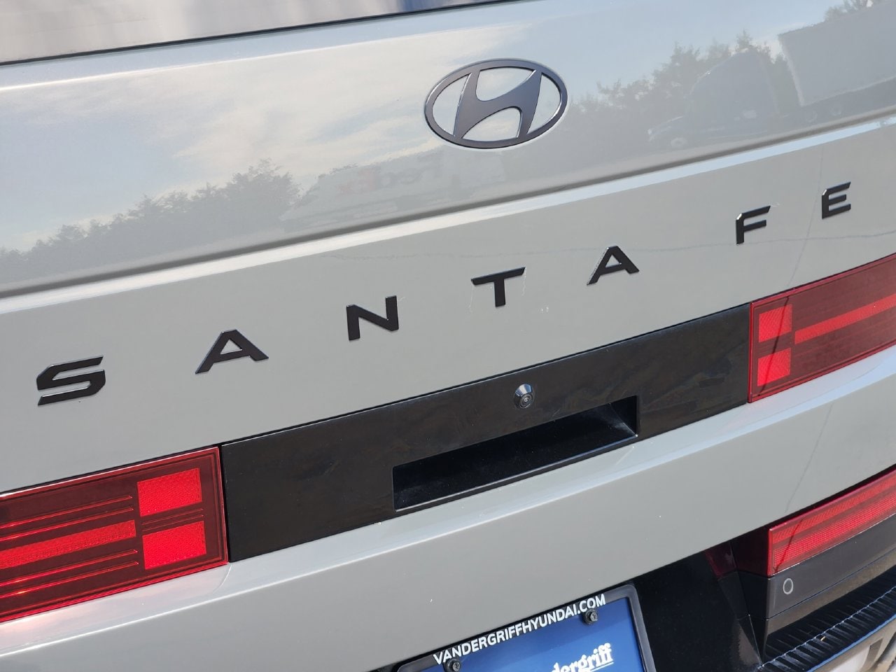 Used 2025 Hampton Gray Hyundai Calligraphy image 8
