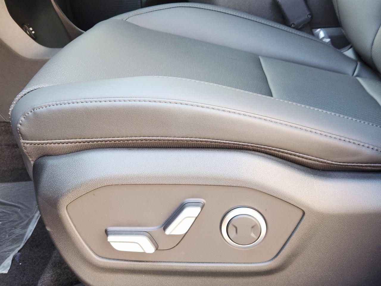 New 2026 R2P Red Hyundai SEL FWD image 23