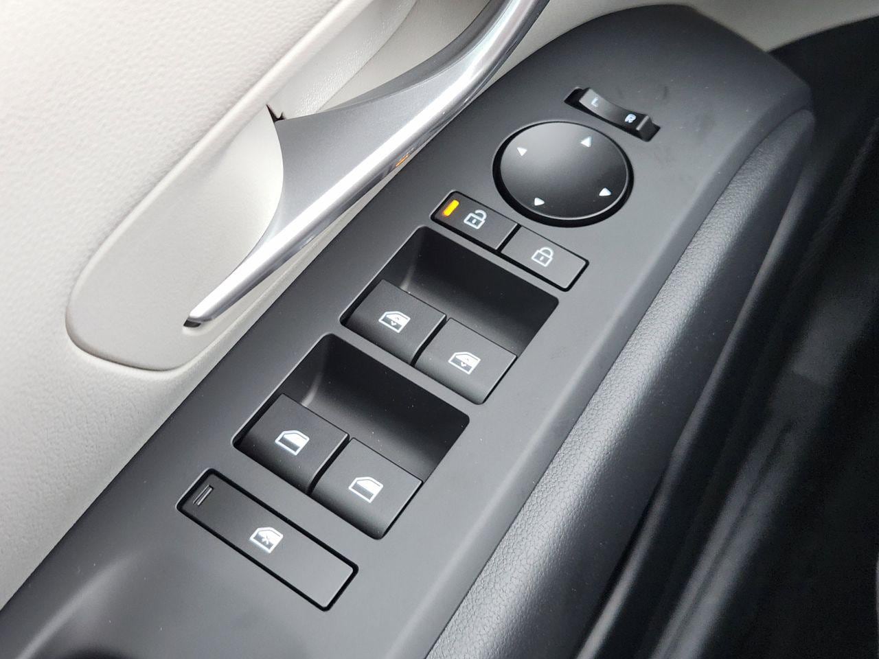 New 2026 W6H White Hyundai SEL FWD image 20