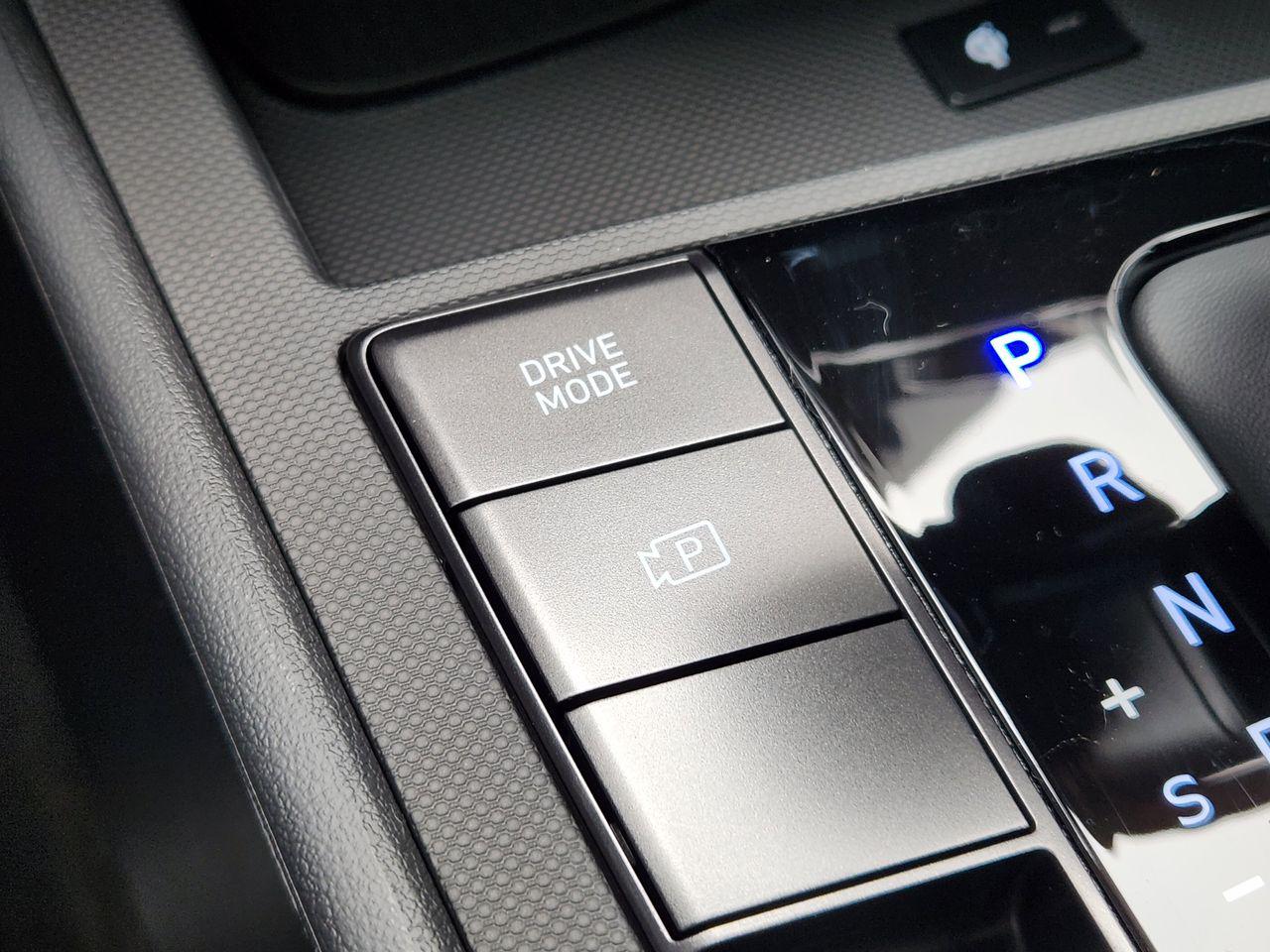 New 2026 W6H White Hyundai SEL Sport Premium image 19