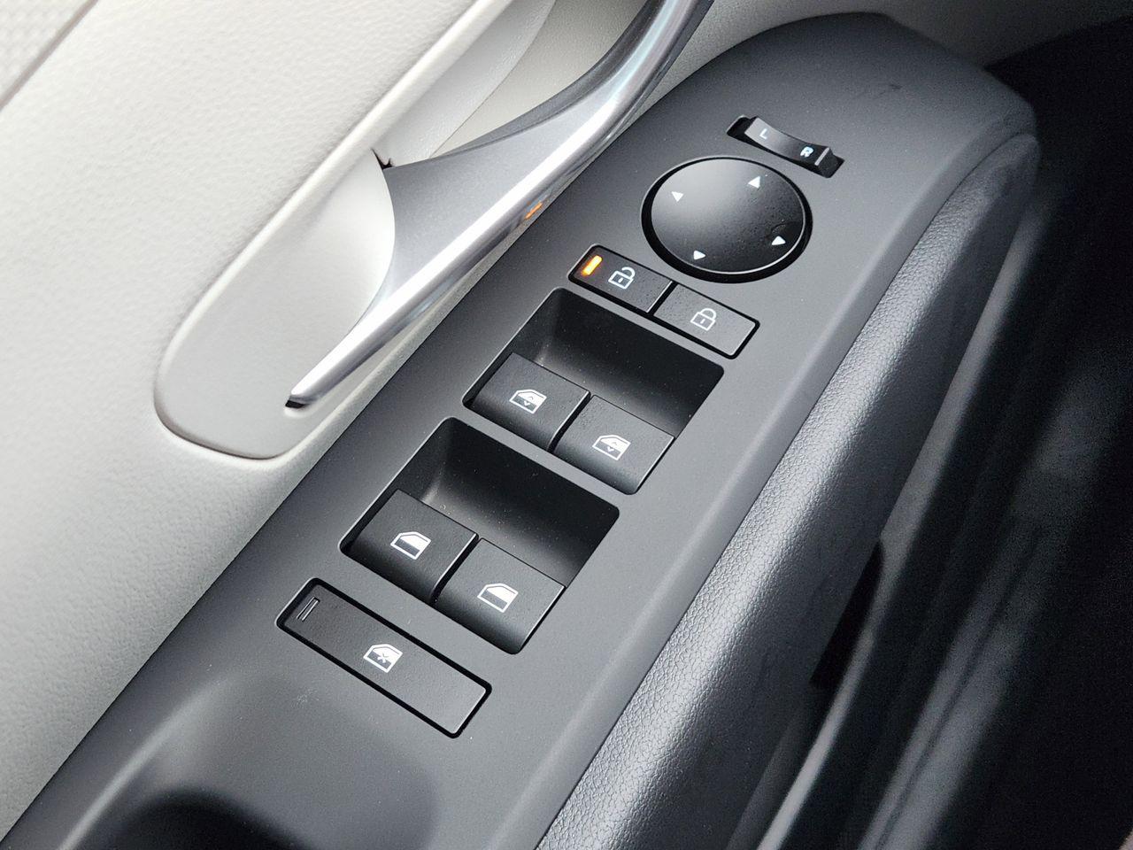 New 2026 W6H White Hyundai SEL FWD image 21