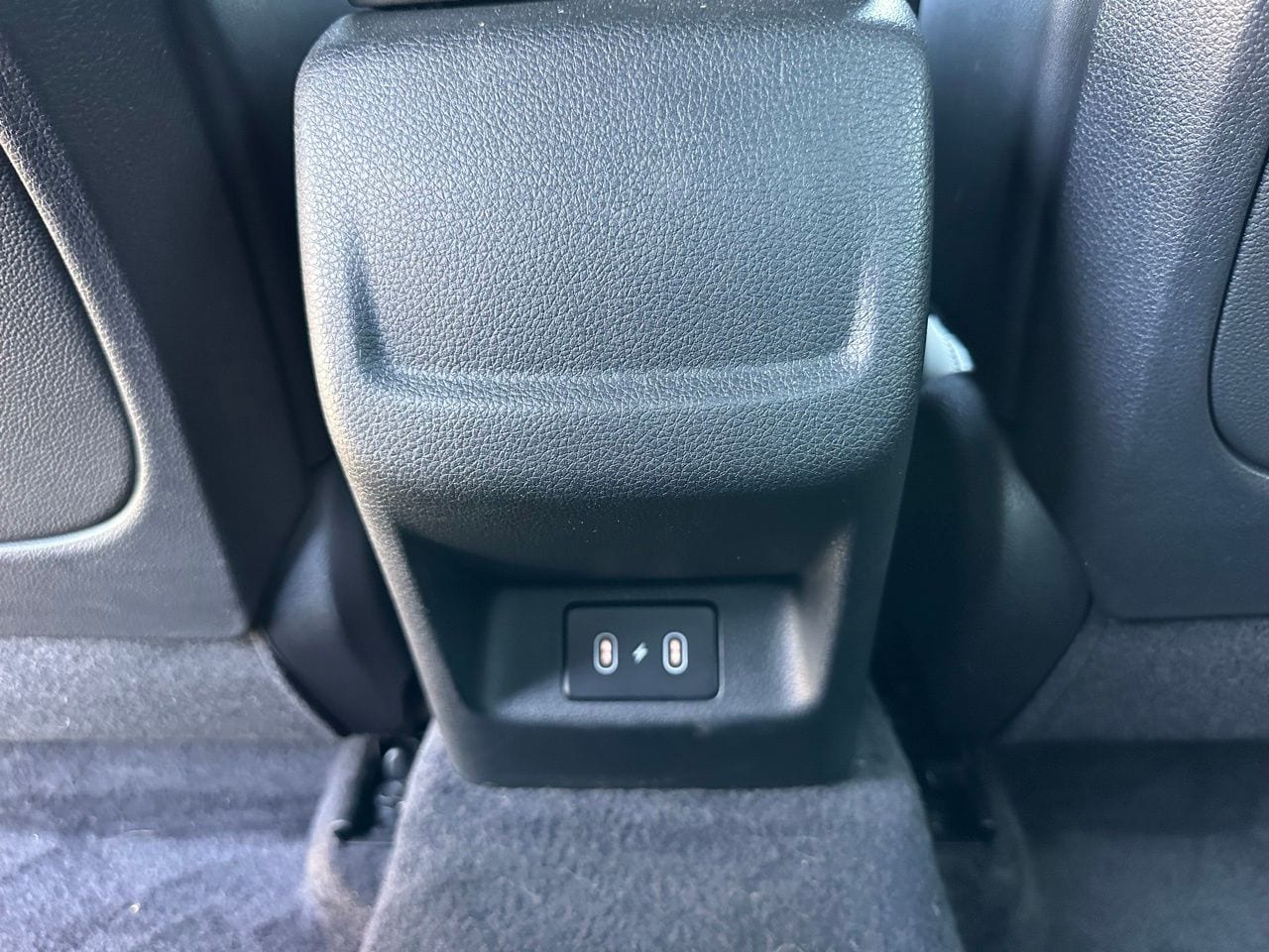 Used 2025 Snow White Pearl Kia GT-Line image 19