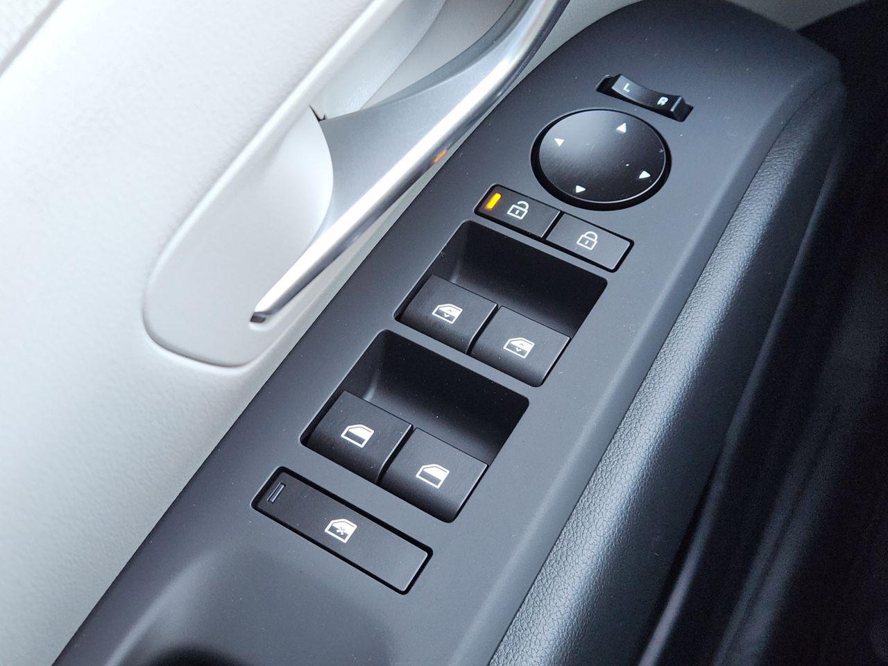 New 2026 W6H White Hyundai SEL FWD image 21