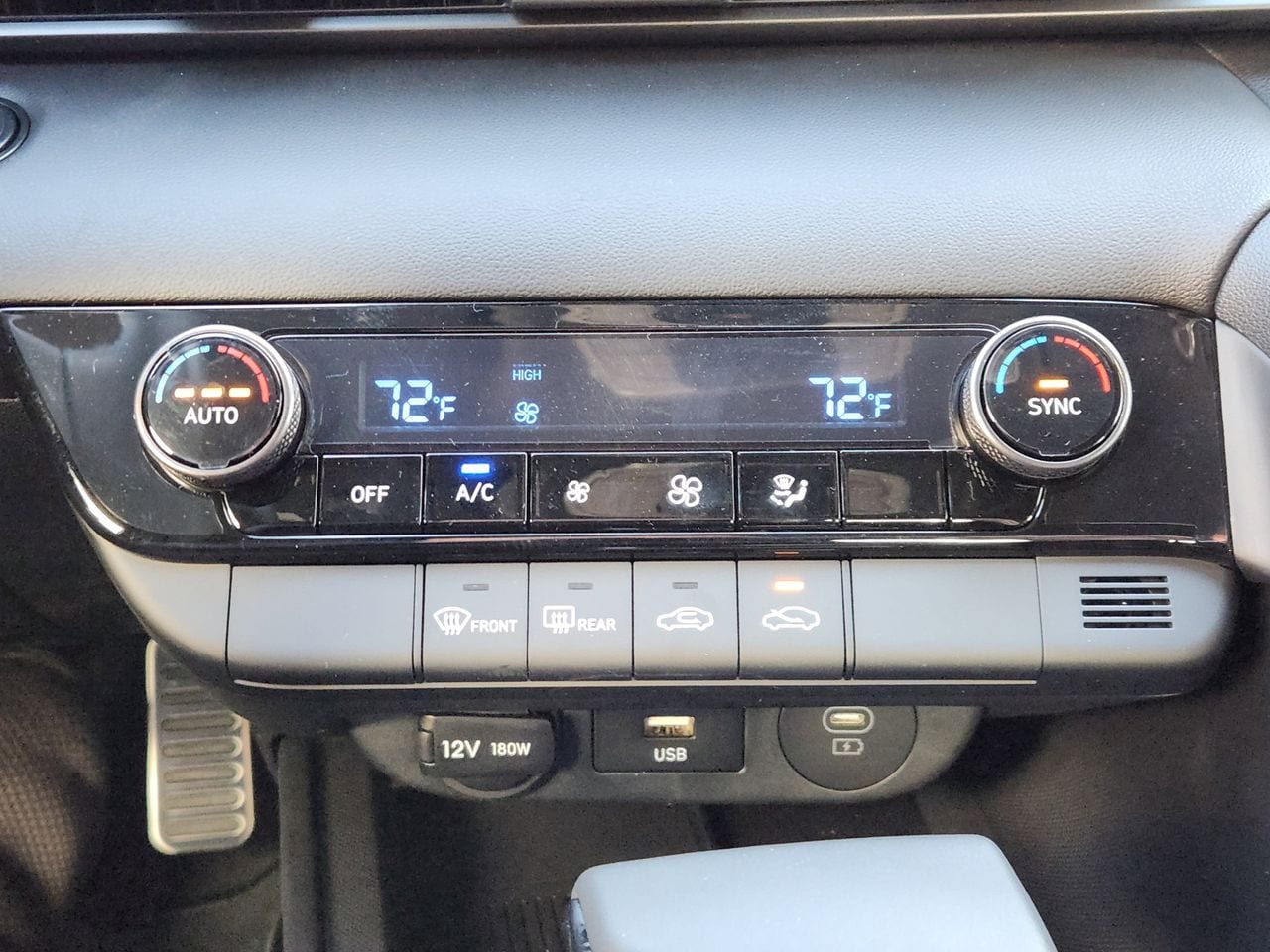 New 2026 W6H White Hyundai SEL Sport image 15