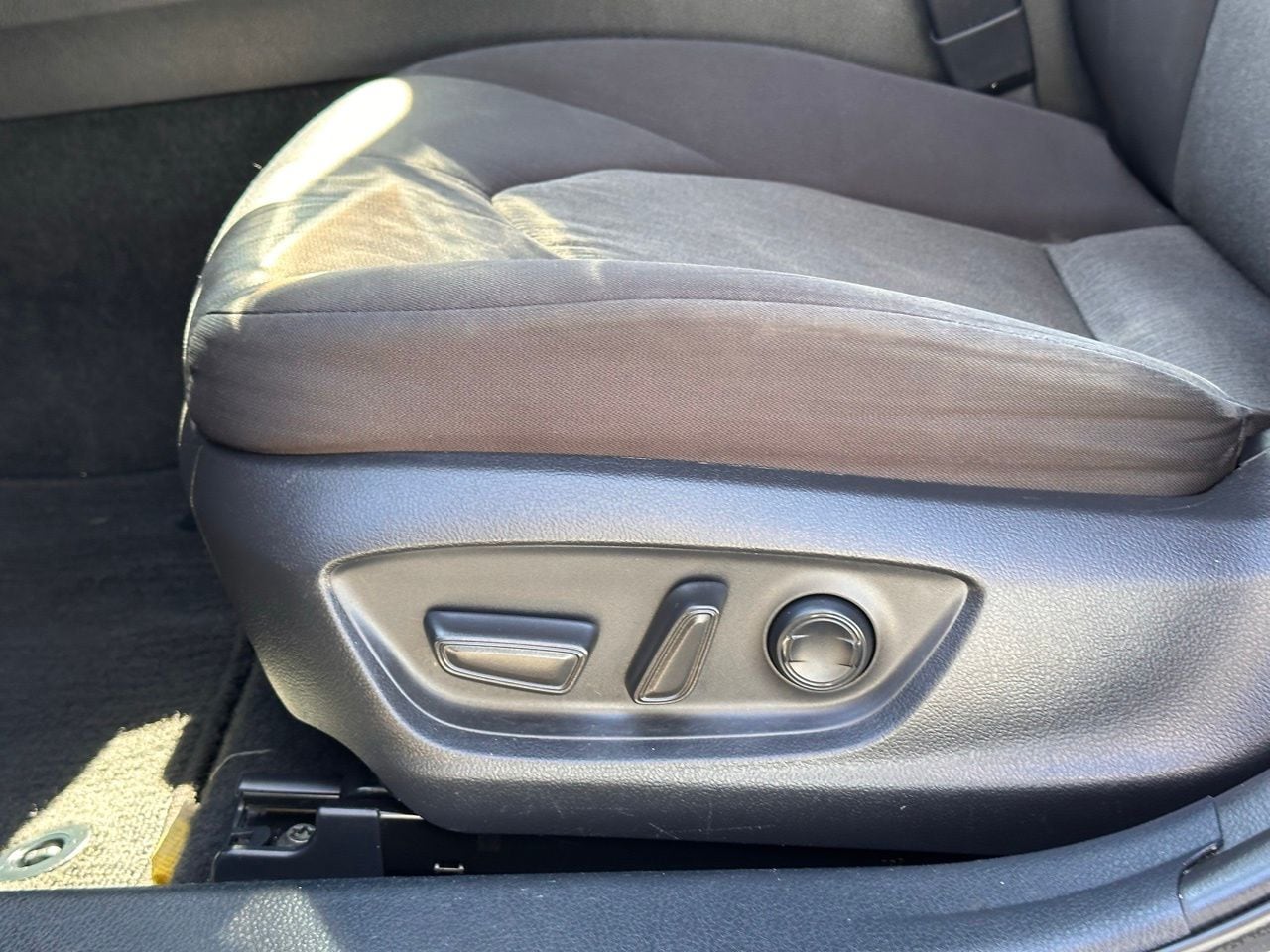 Used 2022 Predawn Gray Mica Toyota LE image 20