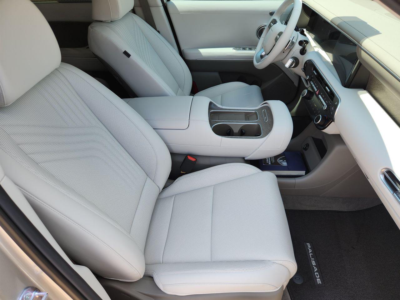 New 2027 Shimmering Silver Hyundai SEL Premium 7P image 11