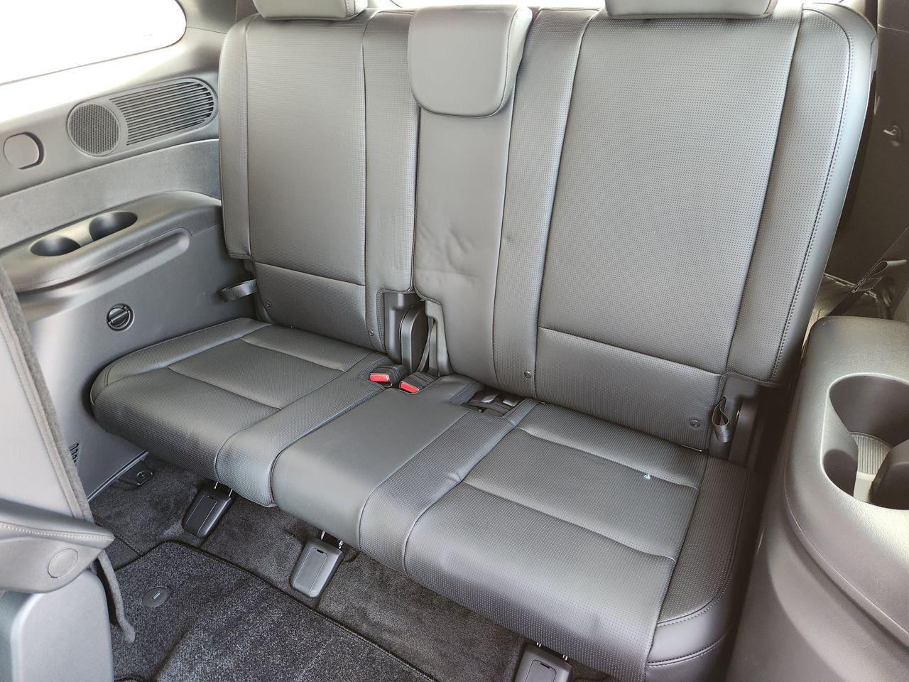 New 2027 Ecotronic Gray Pearl Hyundai Blue SEL Premium 7P image 31