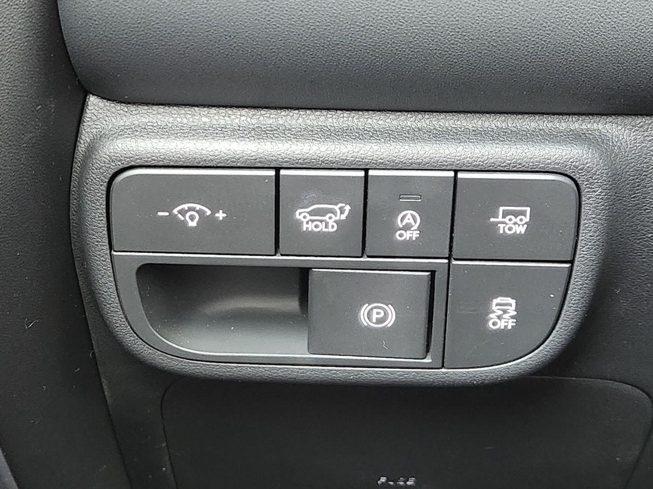 New 2026 WC9 White Hyundai SEL FWD image 19