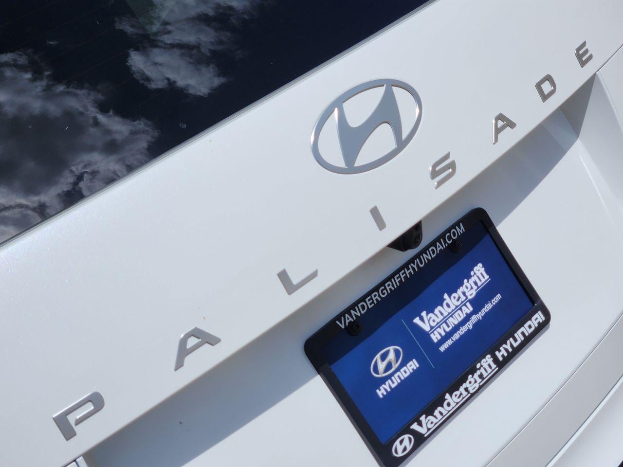 New 2027 Creamy White Pearl Hyundai SEL 7P image 8