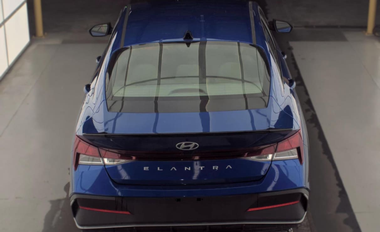 Used 2025 Intense Blue Hyundai SEL Sport image 7