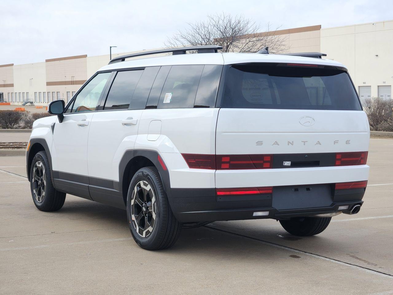 New 2026 W6H White Hyundai SEL FWD image 3