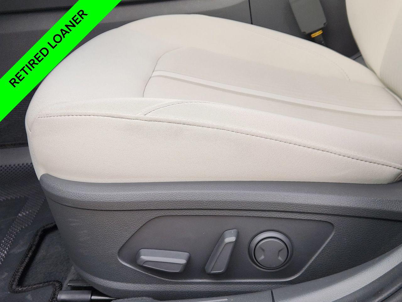 New 2025 T4A Silver Hyundai SEL Convenience image 25