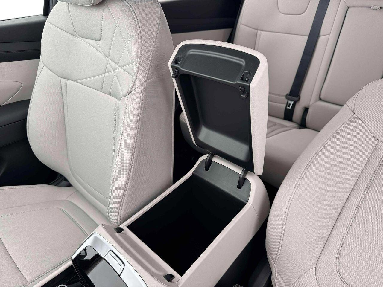 New 2026 WG2 Green Hyundai SE FWD image 18