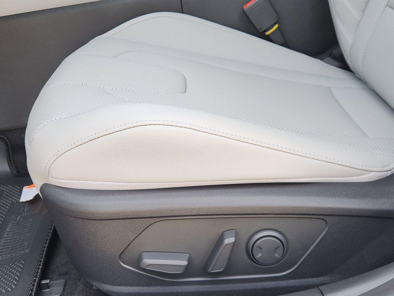 New 2026 W6H White Hyundai Limited image 25