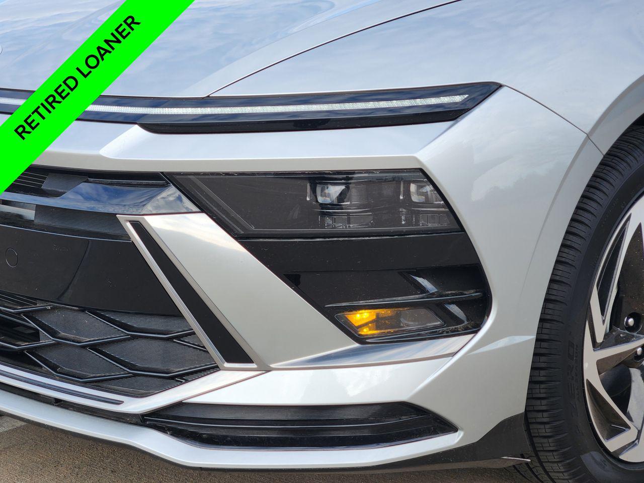 New 2025 T4A Silver Hyundai SEL Convenience image 6