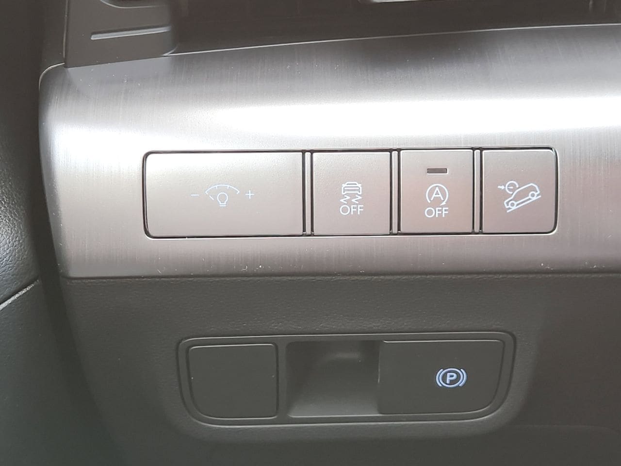 New 2026 R2P Red Hyundai SE FWD image 20