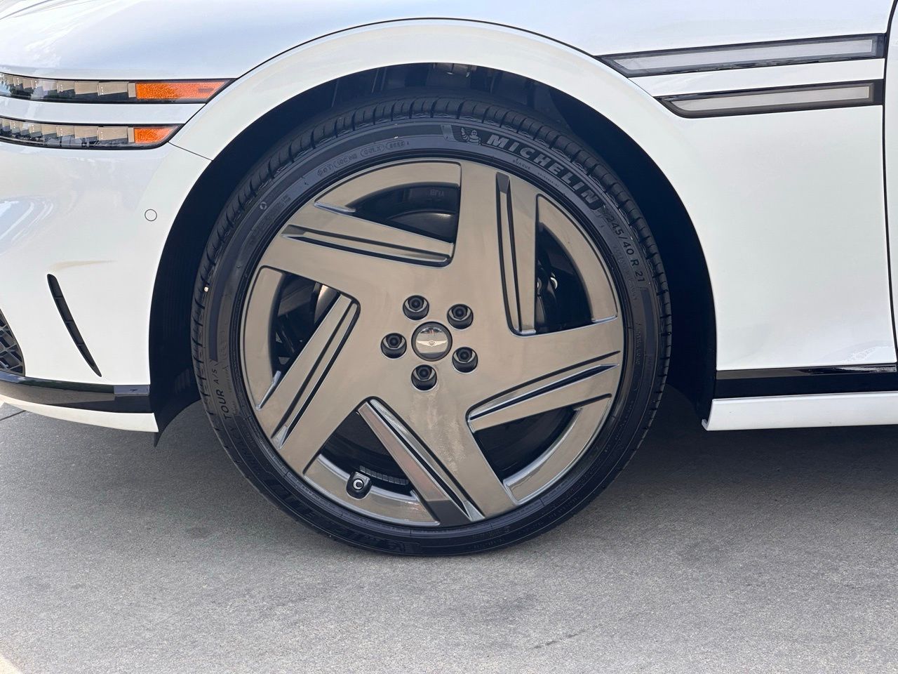 Used 2026 Uyuni White Genesis 3.5T e-SC image 11