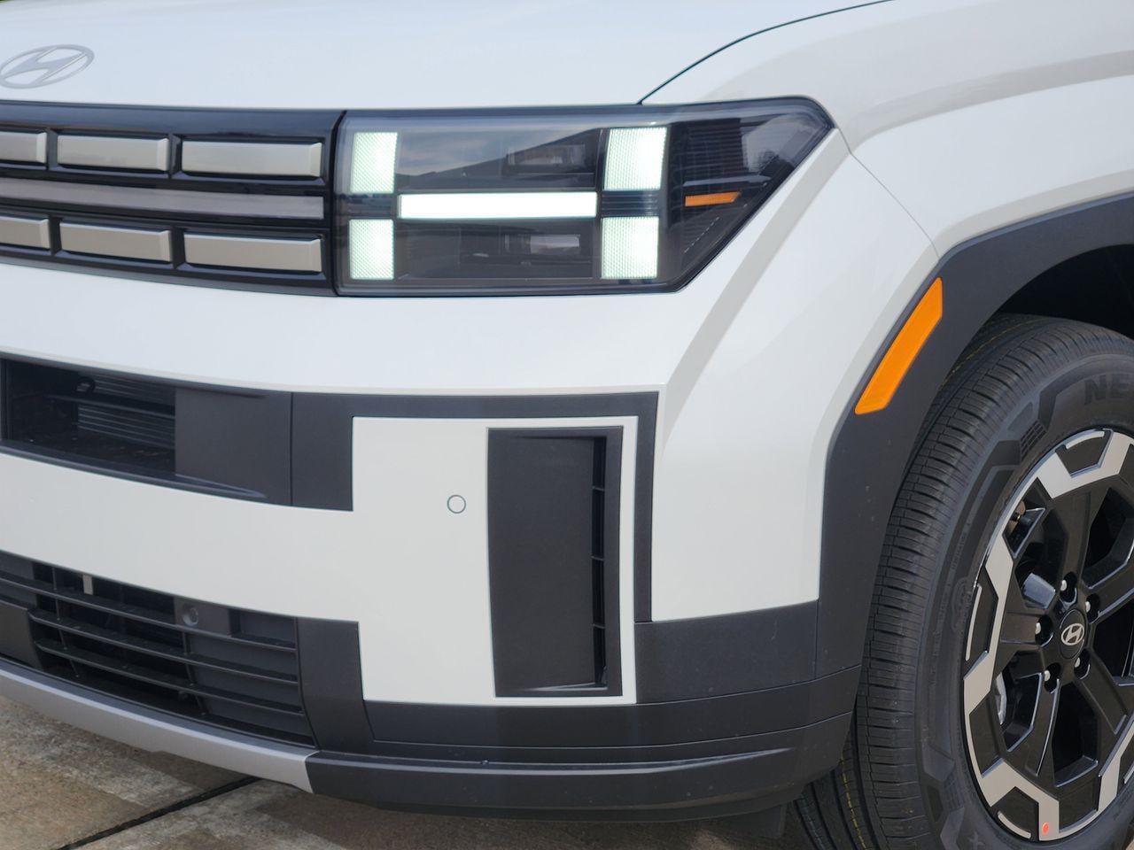 New 2026 W6H White Hyundai SEL FWD image 6