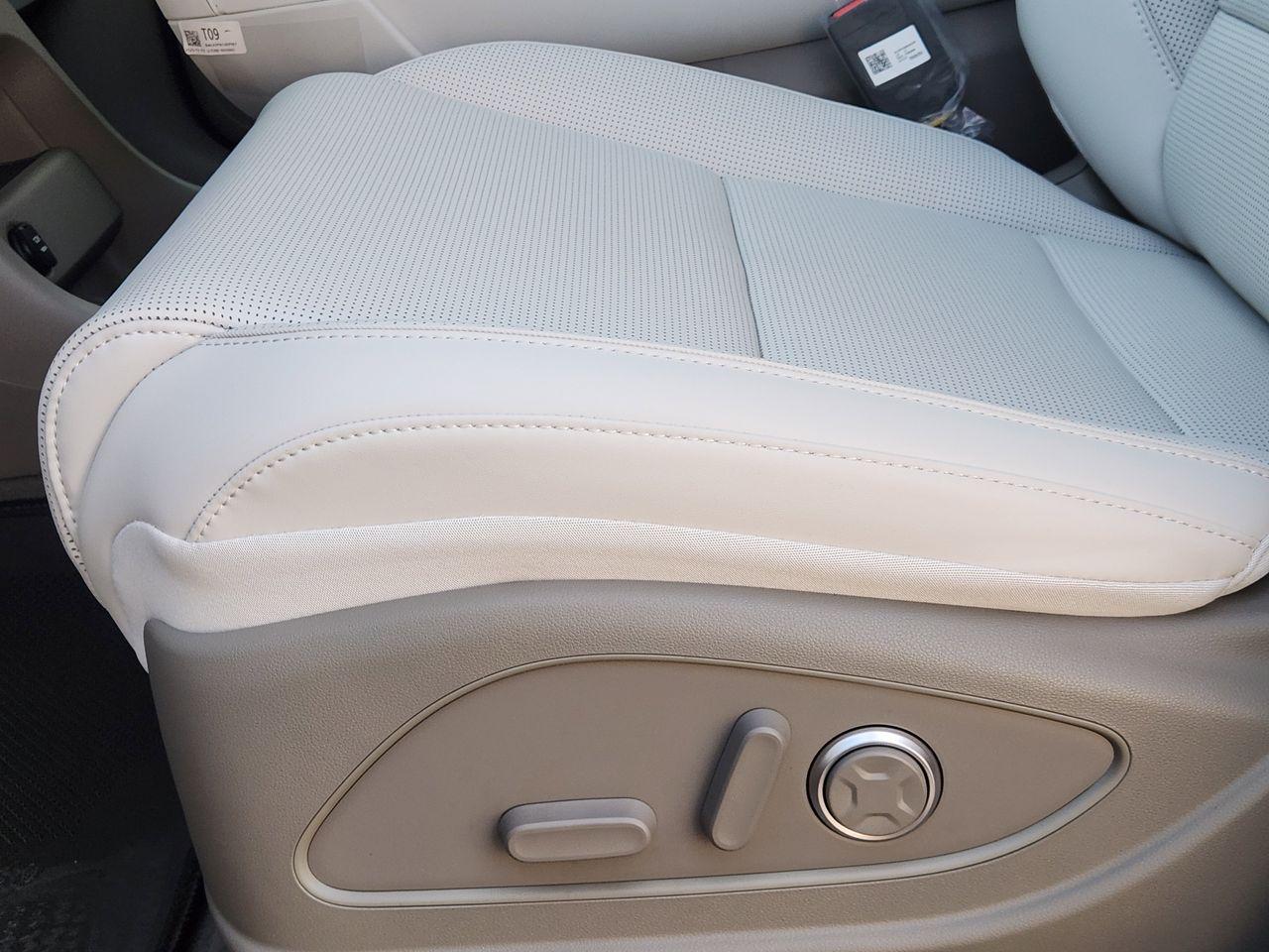 New 2026 A2B Black Hyundai SEL Premium FWD image 22