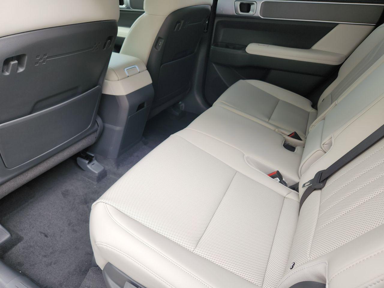 New 2026 W6H White Hyundai SEL FWD image 27