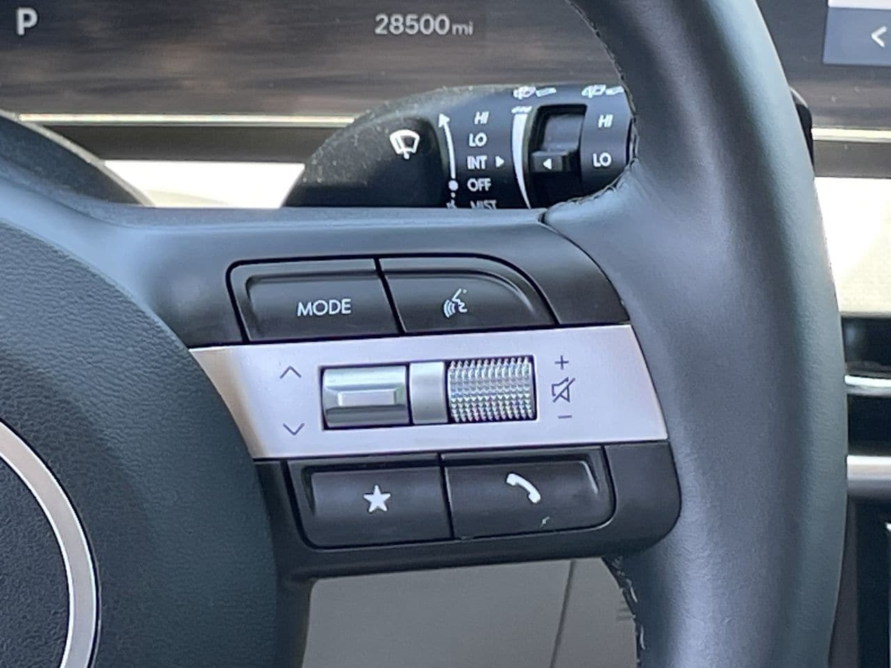 Used 2025 Phantom Black Hyundai SEL Convenience image 12