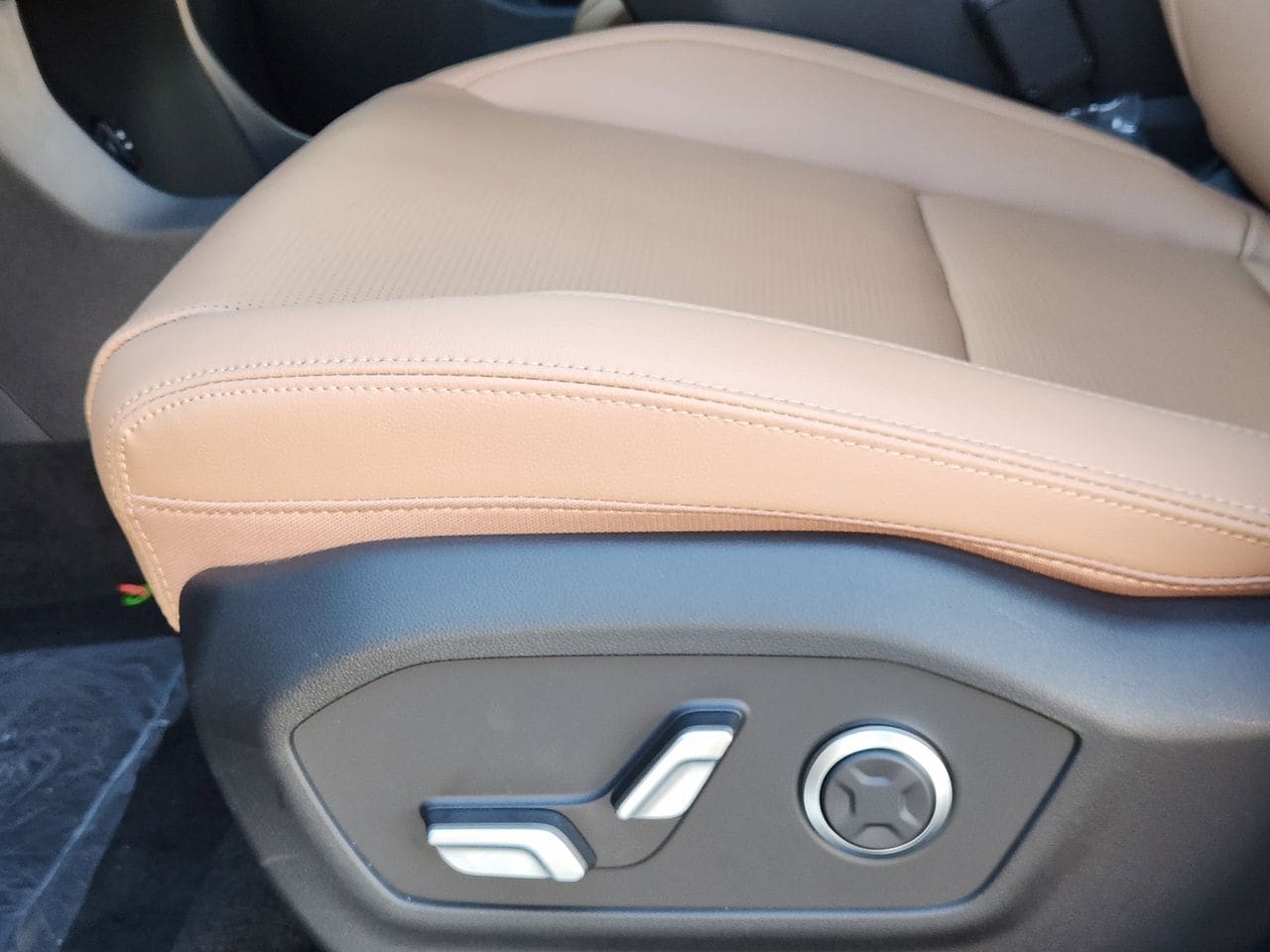 New 2026 PE2 Gray Hyundai Limited FWD image 24