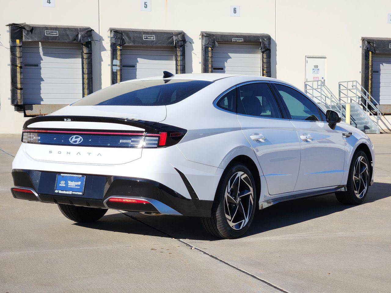 New 2026 W6H White Hyundai SEL Sport image 4