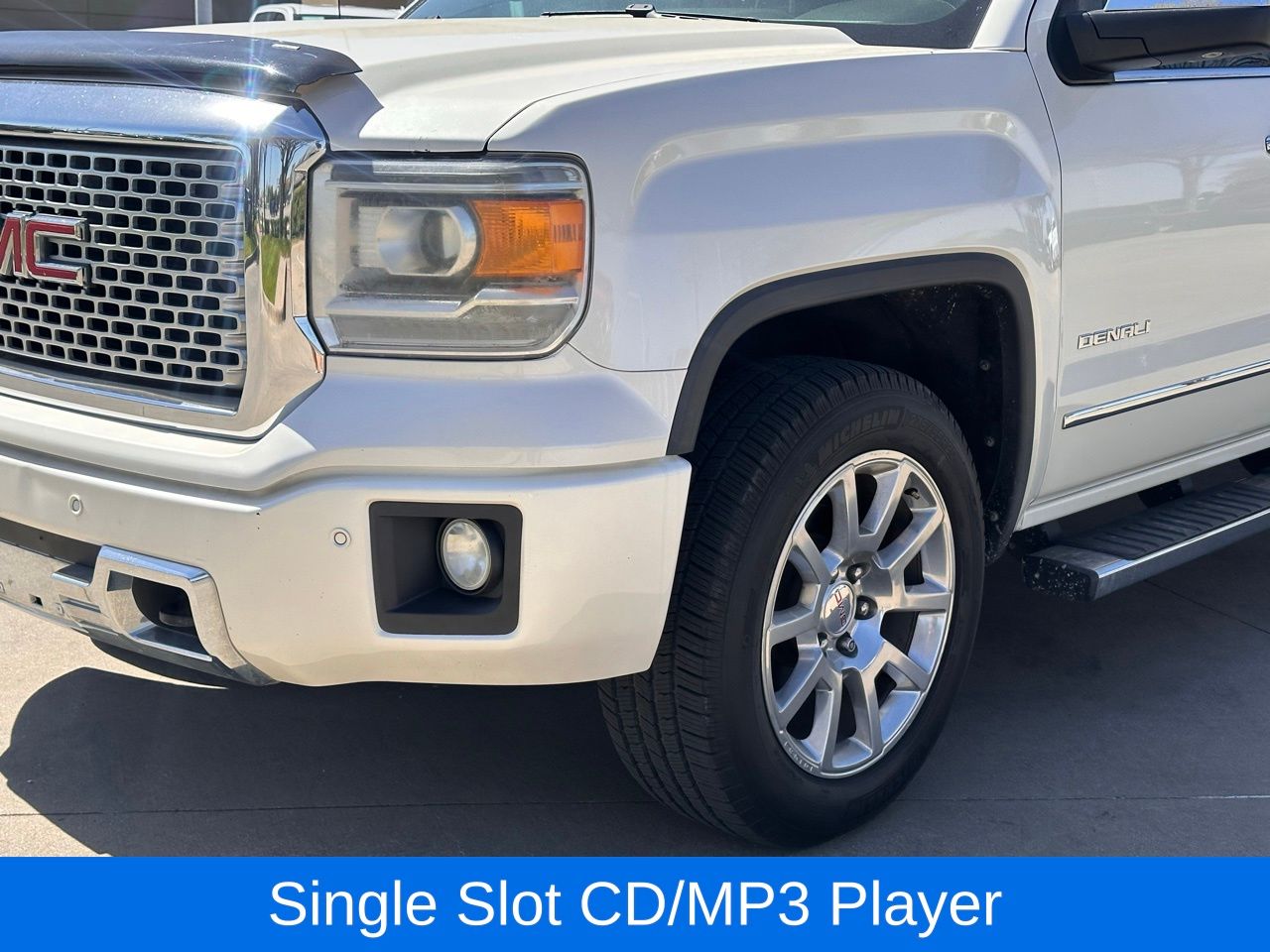 Used 2015 White Diamond Tricoat GMC Denali image 5