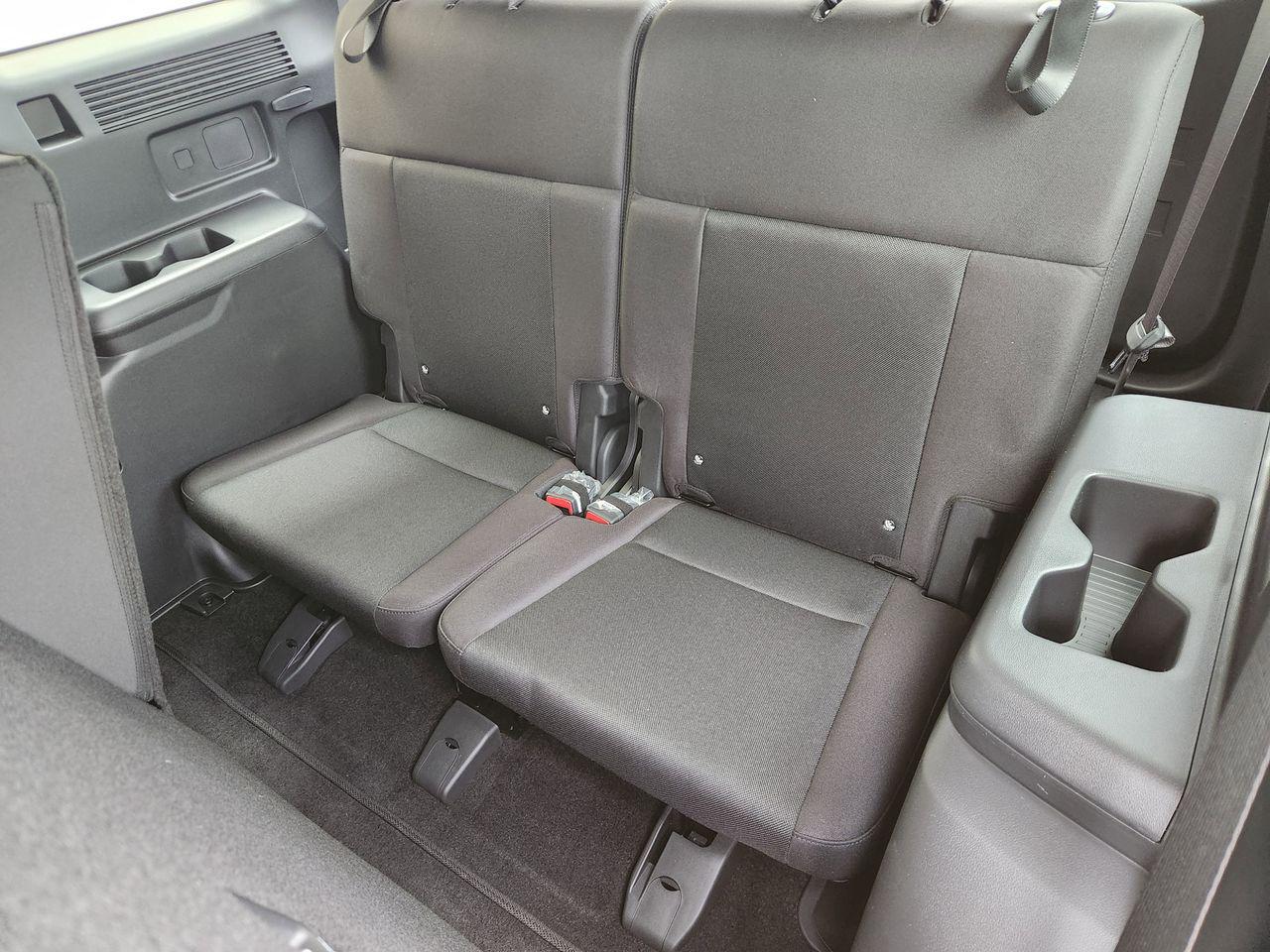 New 2026 PE2 Gray Hyundai SE FWD image 28