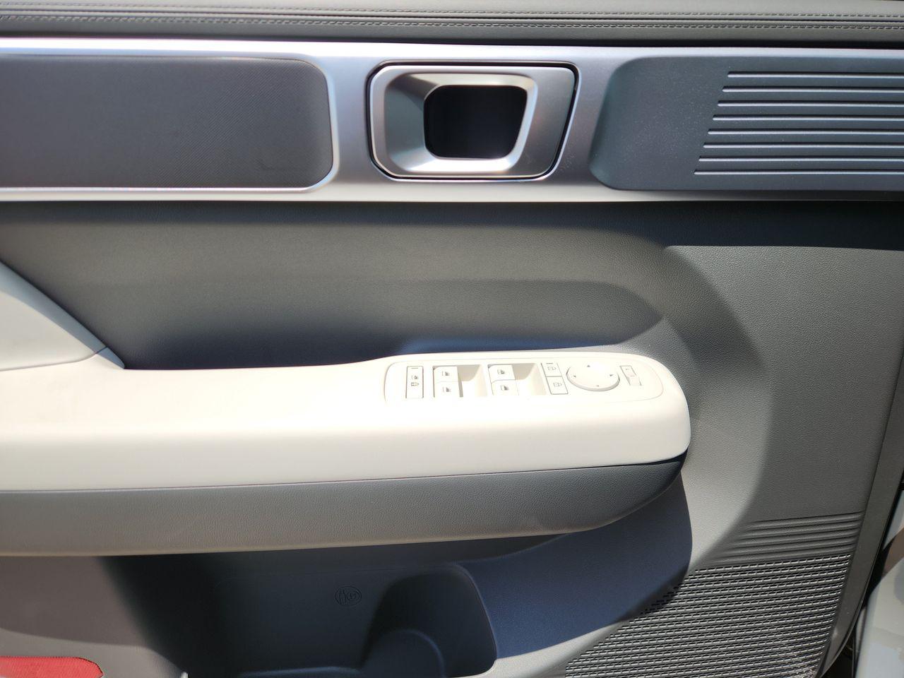 New 2027 Hampton Gray Hyundai SE FWD image 21