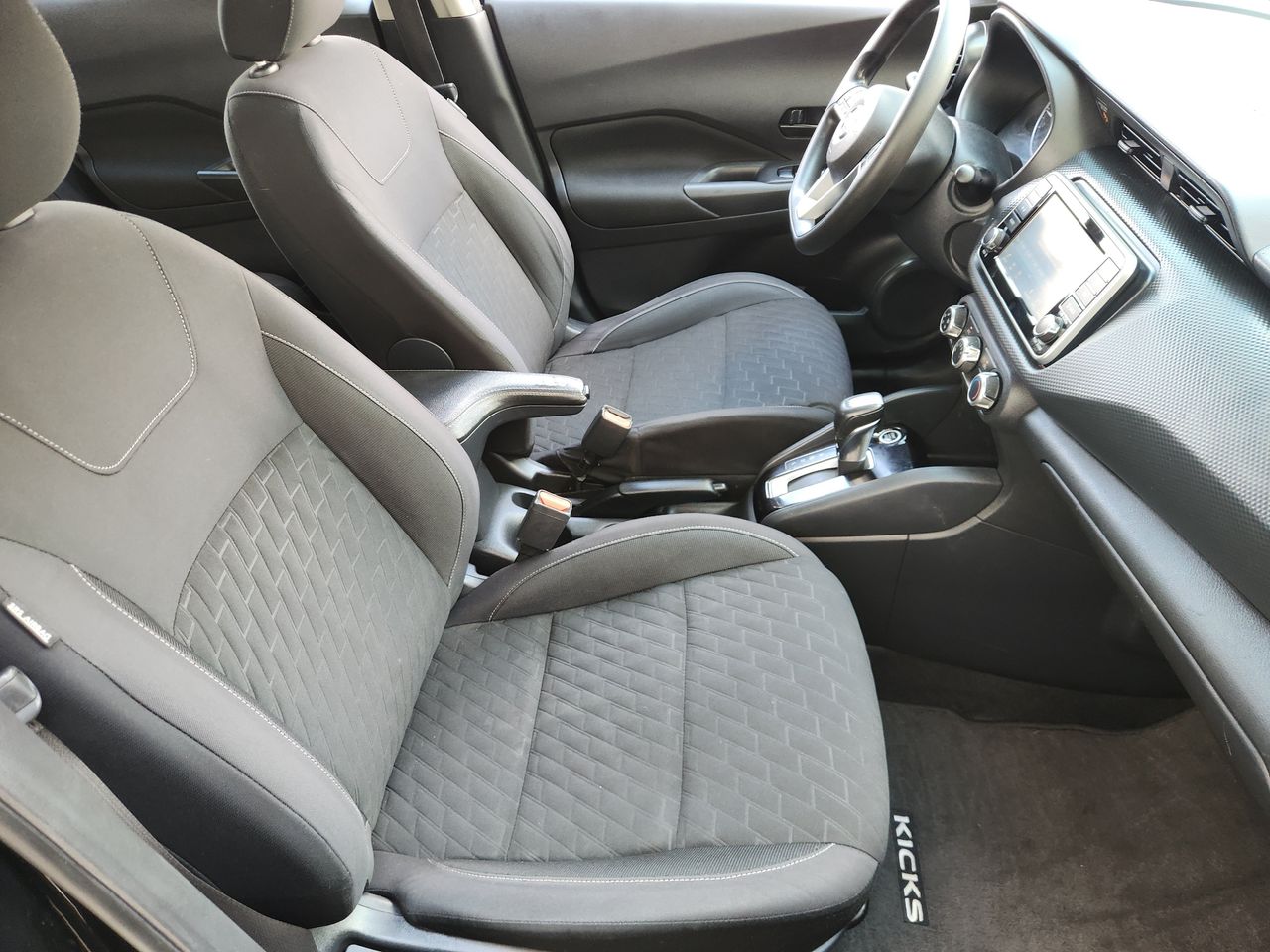 Used 2021 Super Black Nissan S image 9