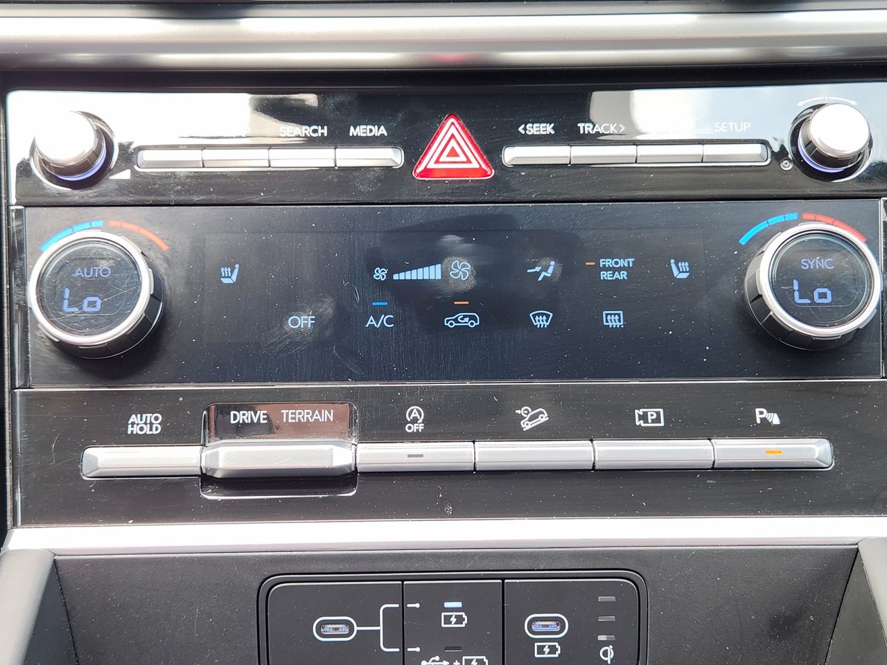 2025 Hyundai Santa Fe SEL - Photo 15