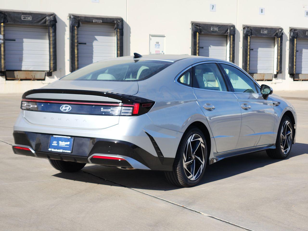 New 2026 T4A Silver Hyundai SEL Sport image 4