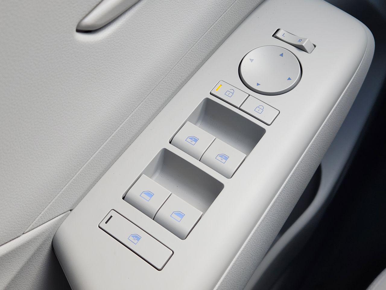 New 2026 Atlas White Hyundai SEL Sport FWD image 21