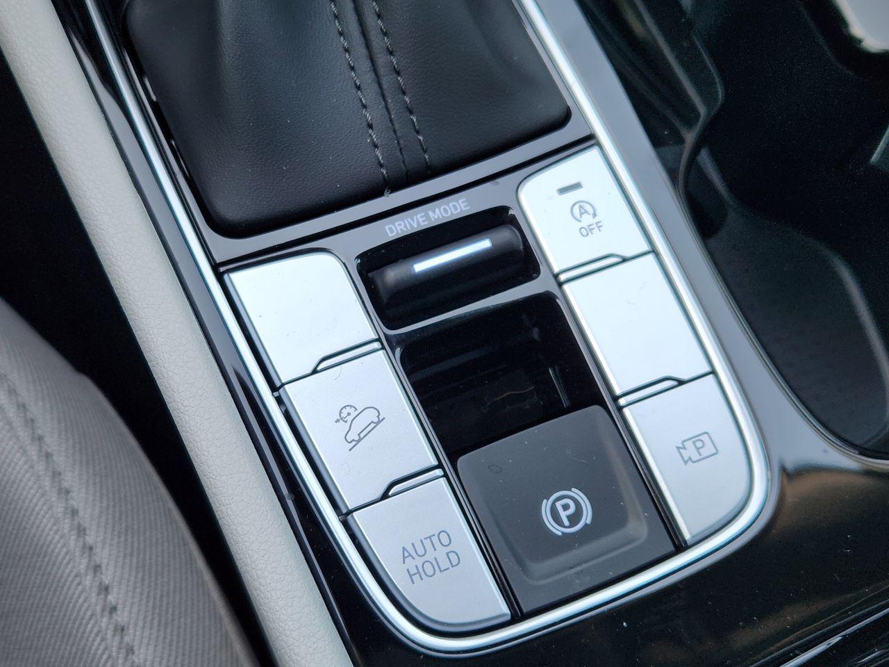 New 2026 W6H White Hyundai SE FWD image 18