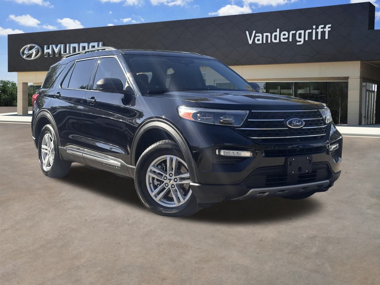 2021 Ford Explorer XLT's photo