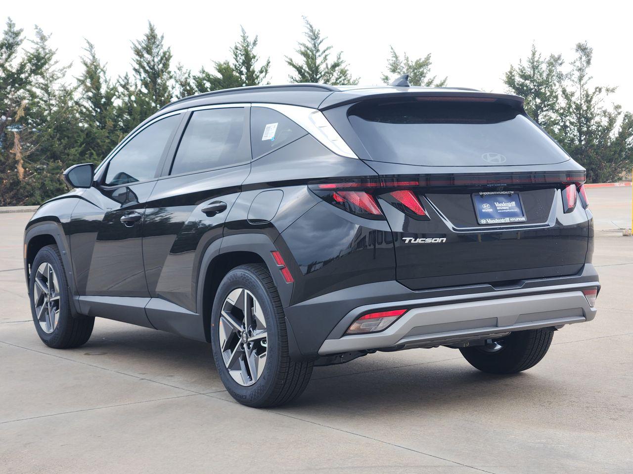 New 2026 Phantom Black Hyundai SEL FWD image 3