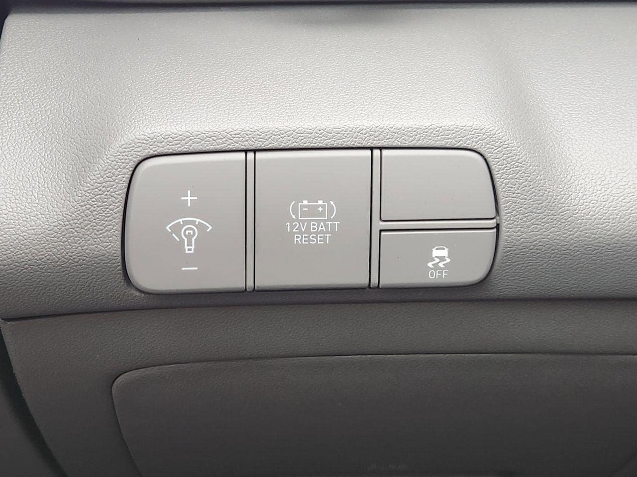 New 2026 W6H White Hyundai Blue image 21