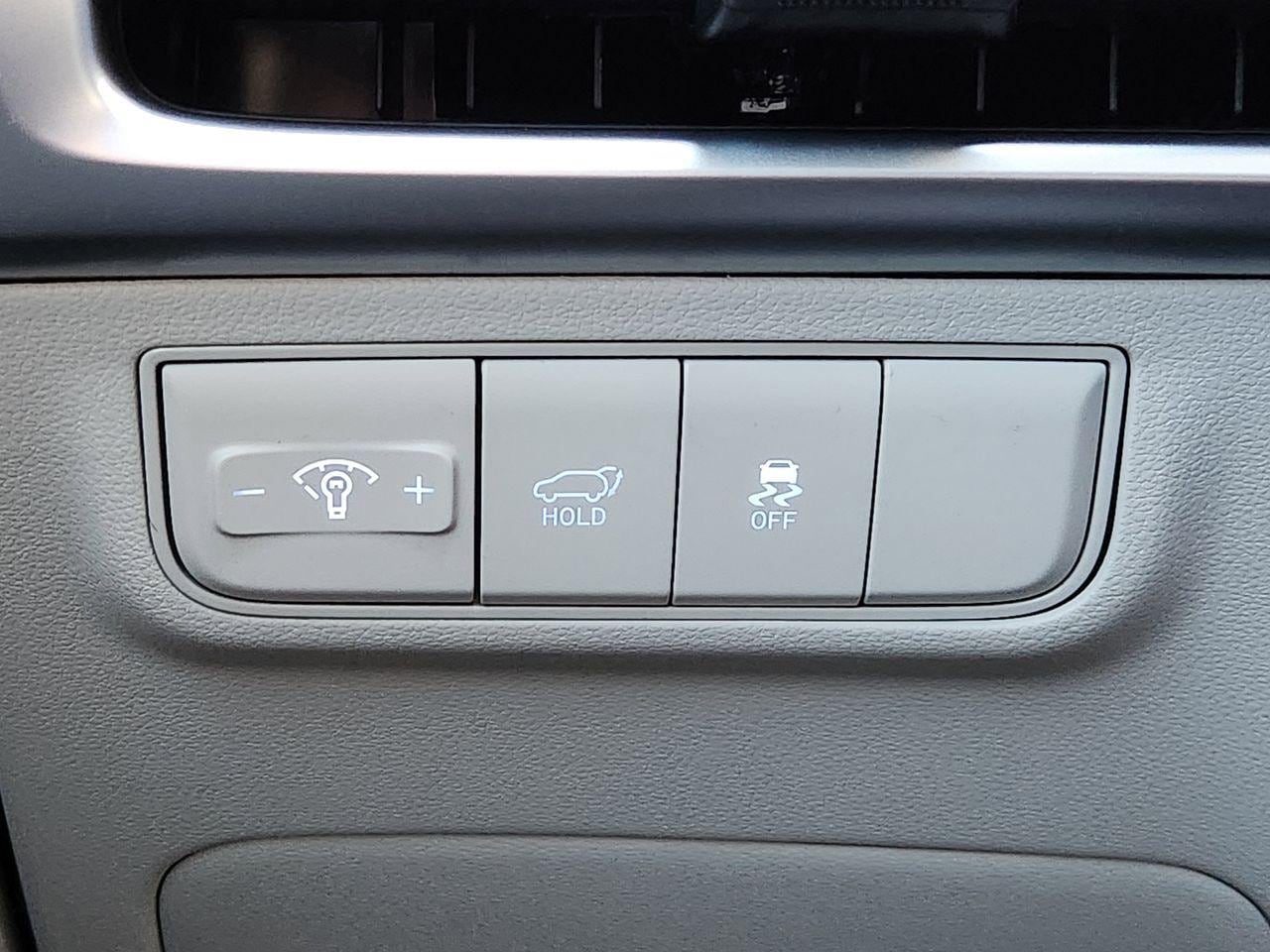 New 2026 W6H White Hyundai SEL FWD image 19